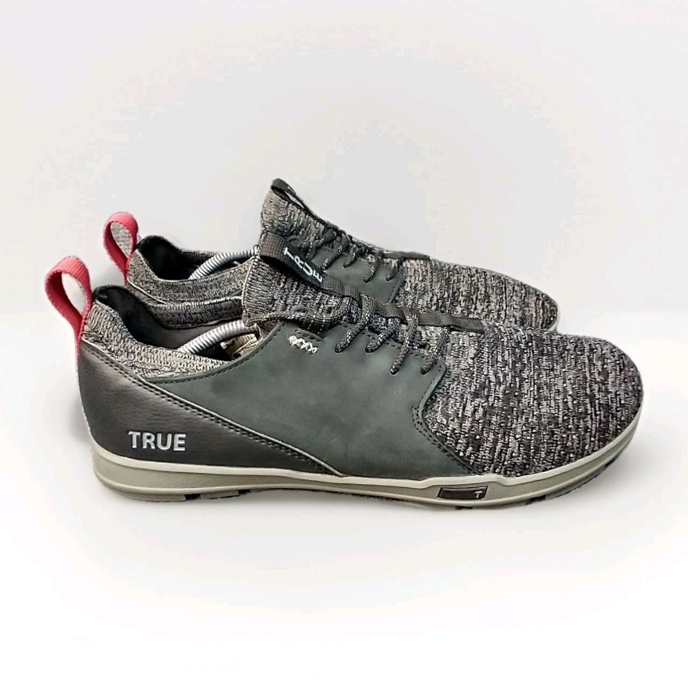TRUE Men's Athletic Knit Sneakers in Grey with Red Pull Tab